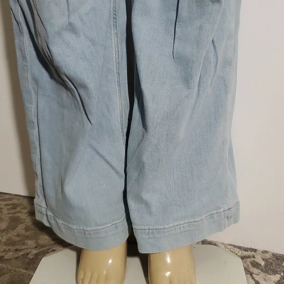 American Eagle Outfitters Light Blue Flare Jeans - Picture 4 of 16